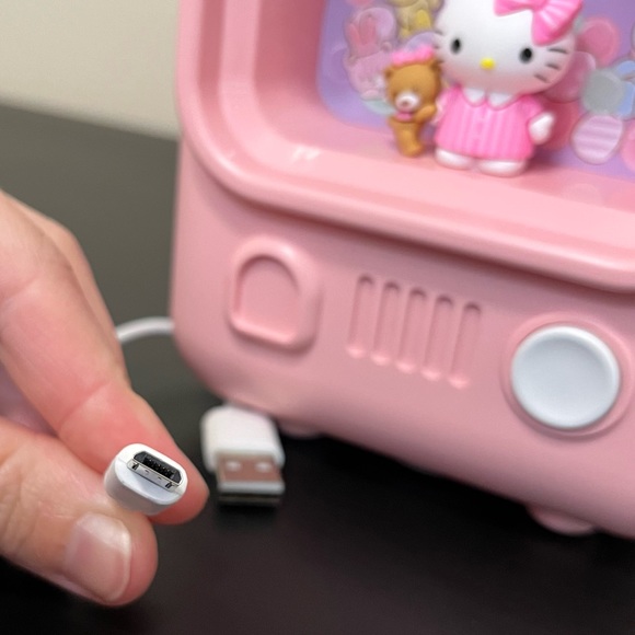 Hello Kitty Light Up Coin Bank - Picture 11 of 14